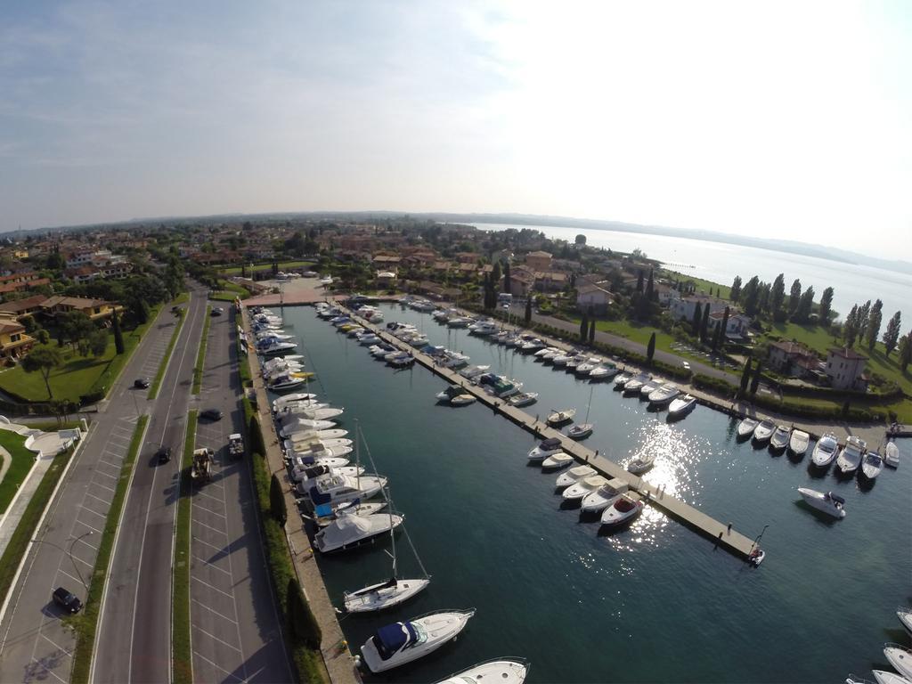 Bellasirmione Holiday Apartments Sirmione Exterior foto