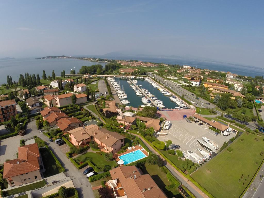 Bellasirmione Holiday Apartments Sirmione Exterior foto