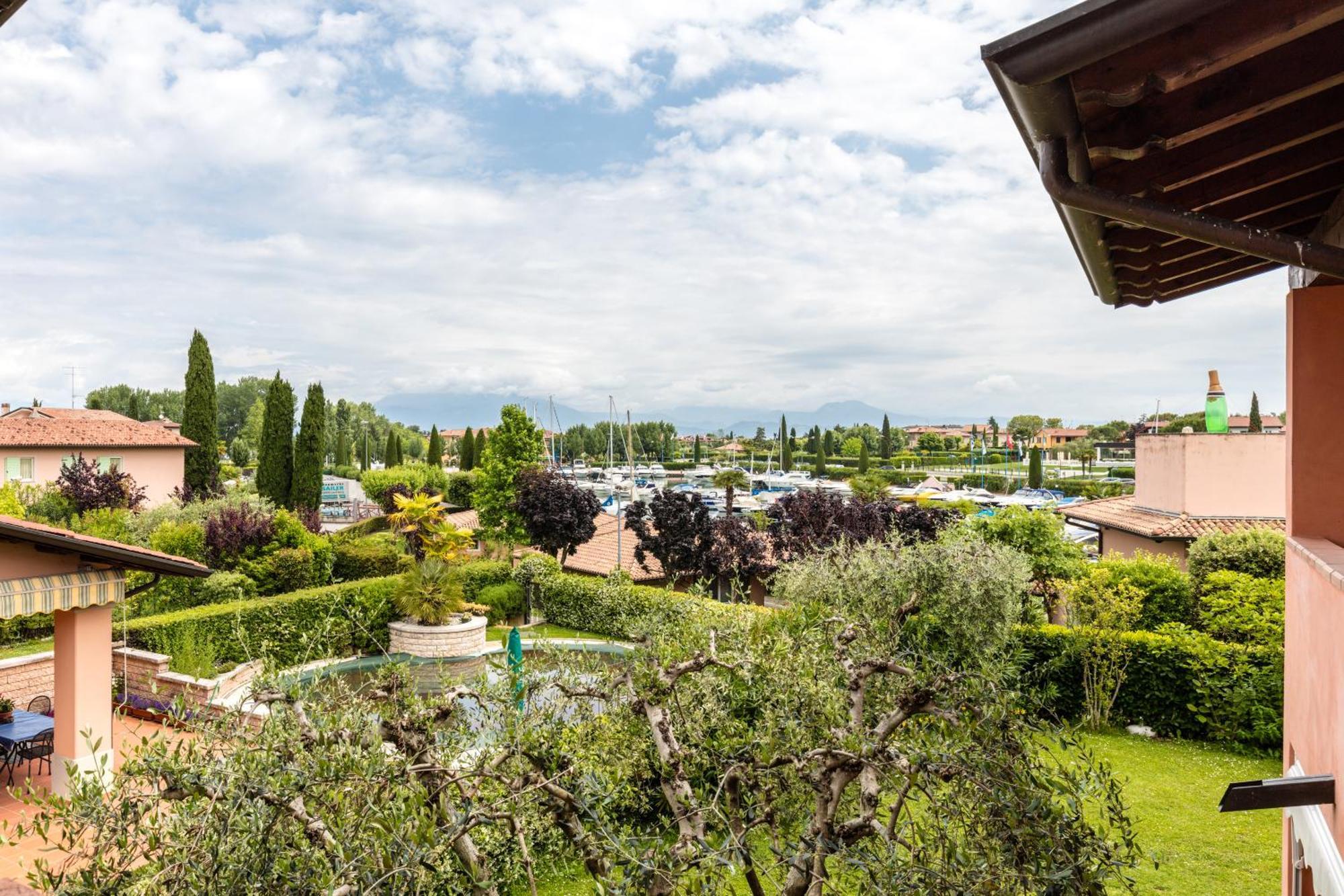 Bellasirmione Holiday Apartments Sirmione Exterior foto