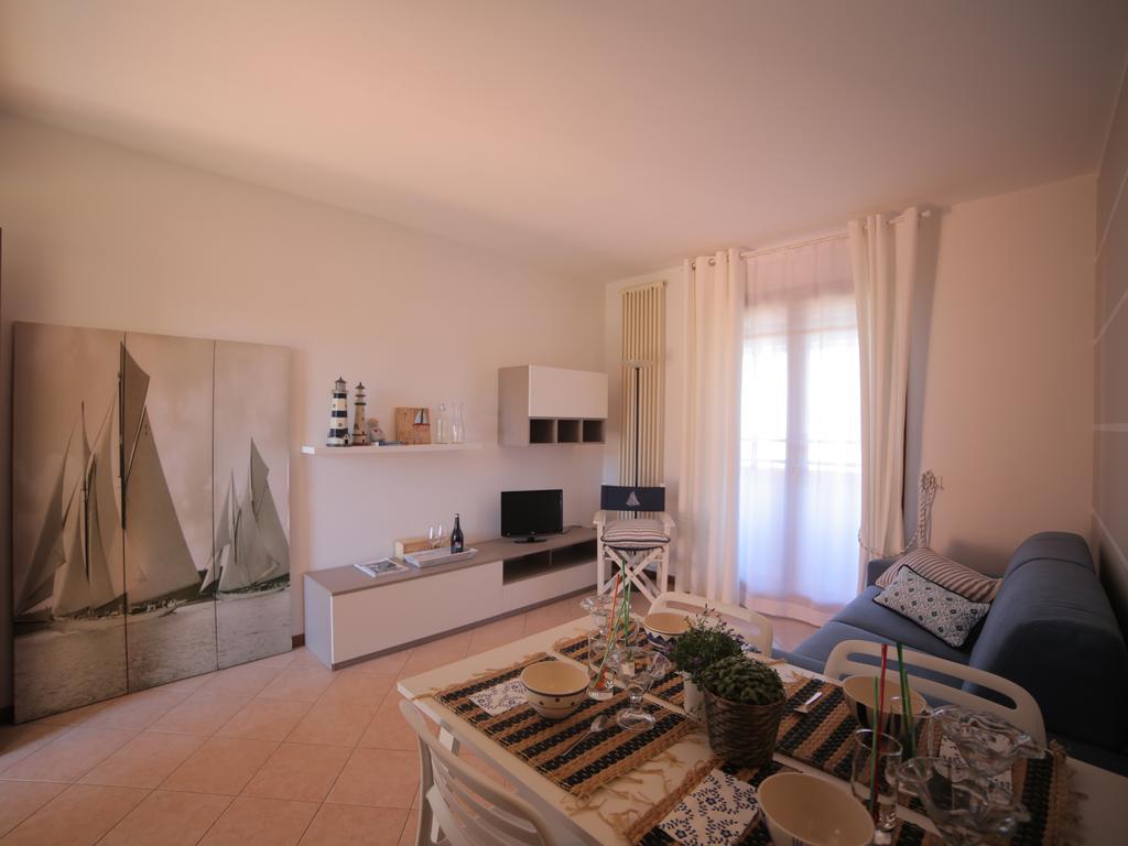 Bellasirmione Holiday Apartments Sirmione Quarto foto