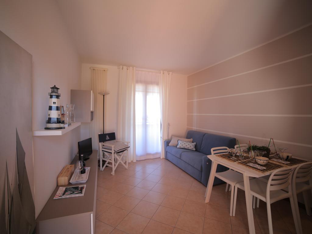 Bellasirmione Holiday Apartments Sirmione Quarto foto